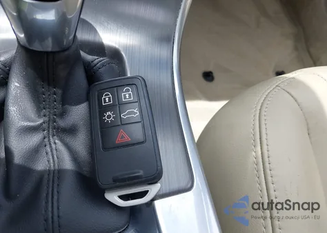 2015 Volvo Xc60 T6 from USA, damaged, VIN YV4902RK4F2761860